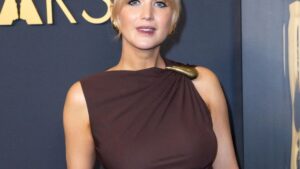 Cinema Fester, the carpet network is Jennifer Lawrence