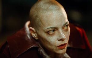 ‘Bugonia’, the new release by Yorgos Lanthimos, organizes a preview only for those who shave their heads