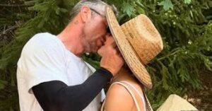 Kristen Bell criticised over ‘tone deaf and offensive’ anniversary post to husband Dax Shepherd