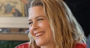 An EXtra Christmas, actors and characters: cast guide for the Netflix movie A Merry Little Ex-Mas | M.A.G.