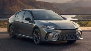 Toyota’s hybrid sedan that does 25 km per liter becomes a consumer’s dream