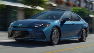 New Toyota Camry 2025 abandons V6 and becomes hybrid only